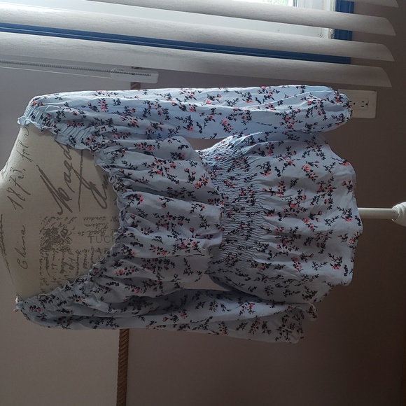 No Boundaries Junior Off the Shoulder Blouse - Picture 4 of 6